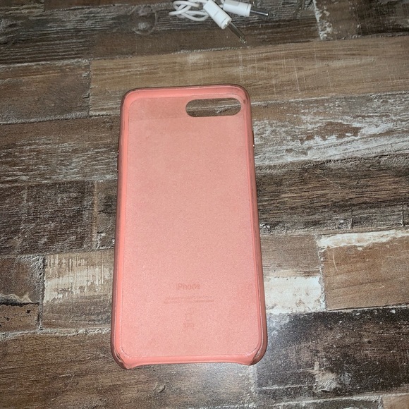 Pink leather Apple phone case! - Picture 2 of 3